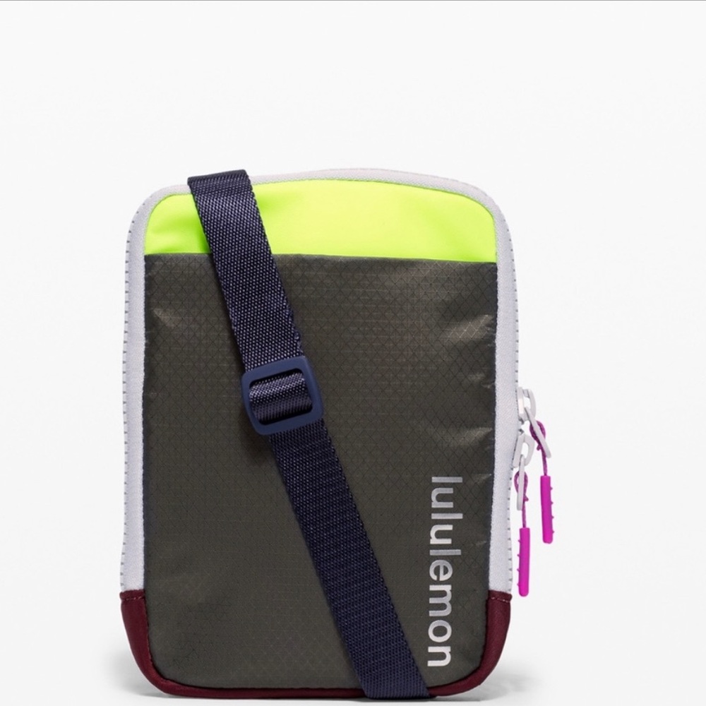 Lululemon Easy Access Cross body bag